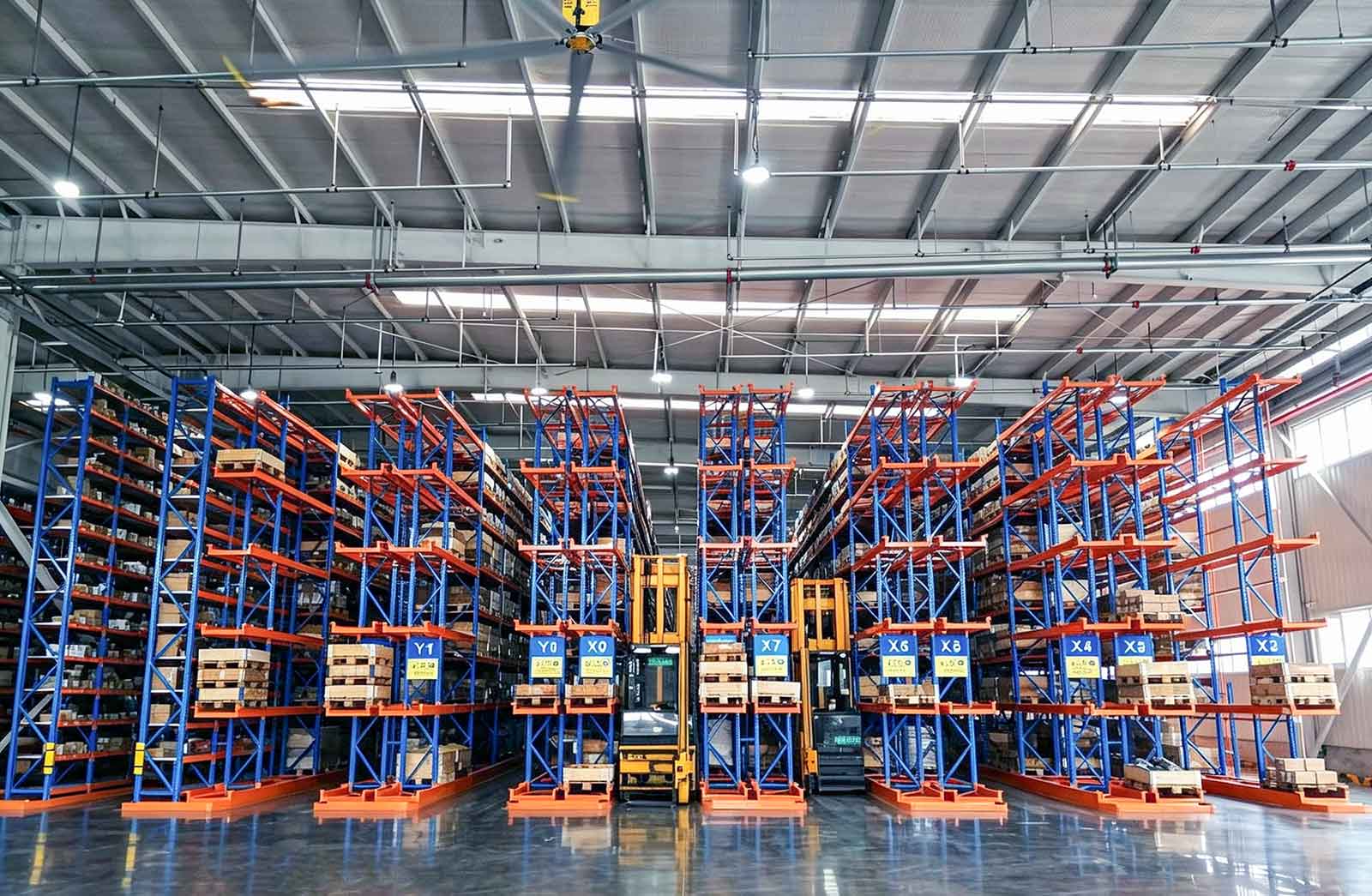 Very Narrow Aisle Racking (VNA Racking) Very Narrow Aisle Racking (VNA Racking)